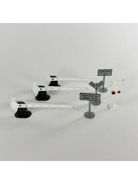 Vintage HO Train Railway Accessories 3 Barriers & 4 Signs White & Gray Plastic